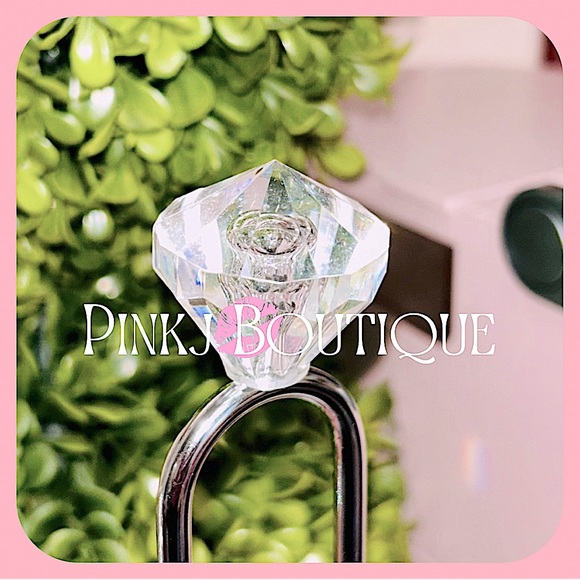 ππ‘{Paper Towel} Holder Silver Rhinestone Top | Unique Kitchen Glam Decor! - Picture 2 of 4